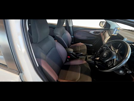 2025-Toyota-Starlet-Cross-15XS-Auto_9