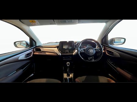 2025-Toyota-Starlet-Cross-15XS-Auto_12