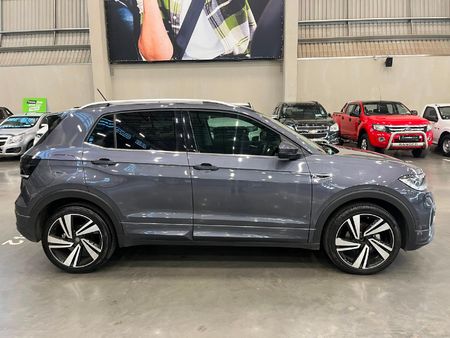 2021-Volkswagen-T-Cross-15-TSI-R-Line-Auto_1