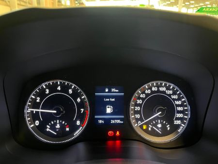 2022-Hyundai-Venue-10-TGDI-Fluid_10