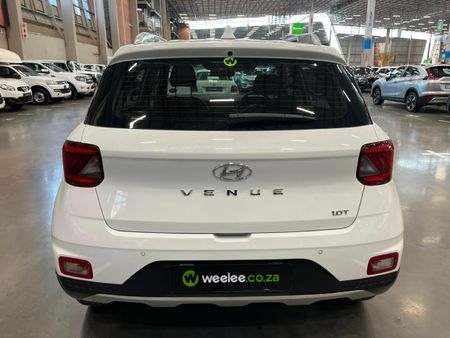 2022-Hyundai-Venue-10-TGDI-Fluid_5