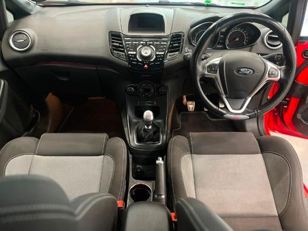 2017-Ford-Fiesta-ST-16-EcoBoost-GDTi_9