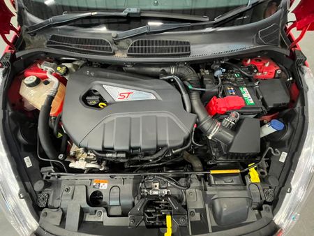 2017-Ford-Fiesta-ST-16-EcoBoost-GDTi_13