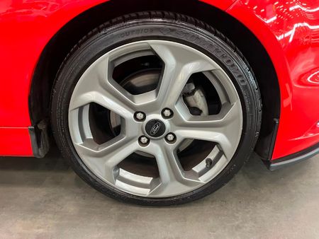 2017-Ford-Fiesta-ST-16-EcoBoost-GDTi_8
