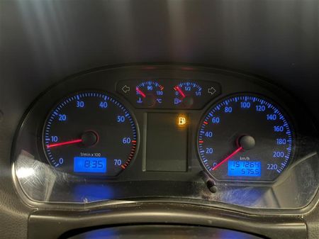 2010-Volkswagen-Polo-14-Trendline-5-dr_10