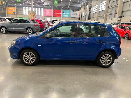 2010-Volkswagen-Polo-14-Trendline-5-dr_5