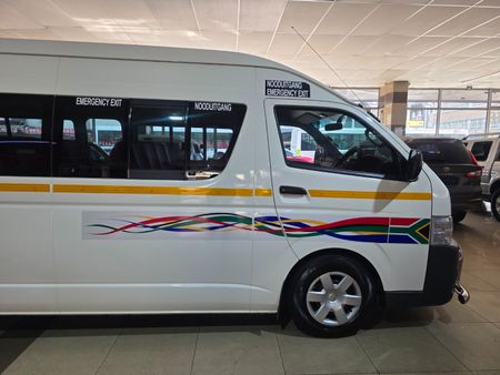 2023-Toyota-Quantum-25-D-4D-Sesfikile-16-seat_1