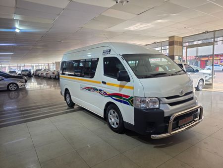 2023-Toyota-Quantum-25-D-4D-Sesfikile-16-seat_3