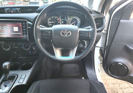 2024-Toyota-Hilux-24-GD-6-Raised-Body-Raider-Auto-Extended-Cab_9
