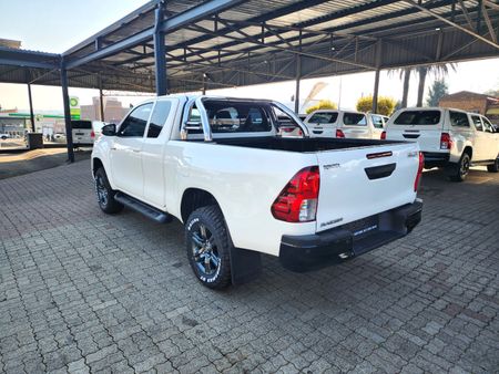 2024-Toyota-Hilux-24-GD-6-Raised-Body-Raider-Auto-Extended-Cab_15