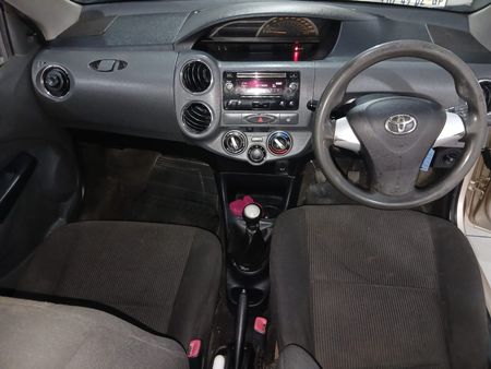2020-Toyota-Etios-15-Xi_5