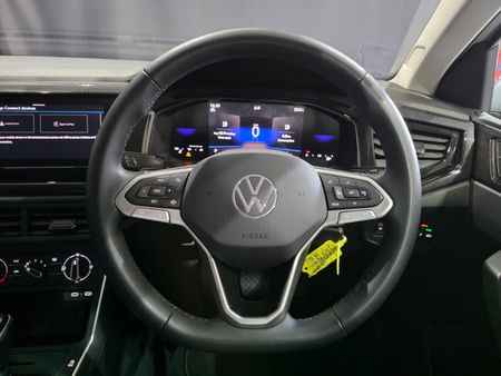 2025-Volkswagen-Polo-10-TSI-Life-Auto-DSG_10