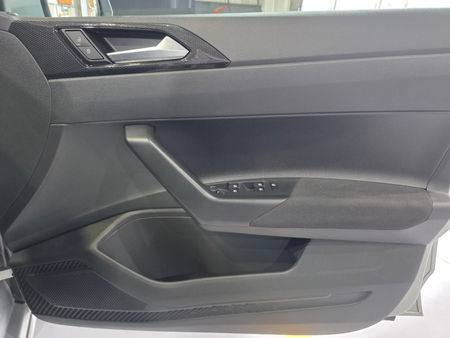 2025-Volkswagen-Polo-10-TSI-Life-Auto-DSG_15