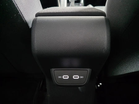 2025-Volkswagen-Polo-10-TSI-Life-Auto-DSG_18