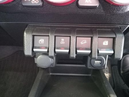2023-Suzuki-Jimny-15-GLX-Auto_18
