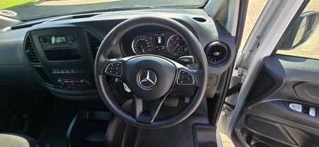 2024-Mercedes-Benz-Vito-114-20-CDI-Tourer-Pro-Auto_10