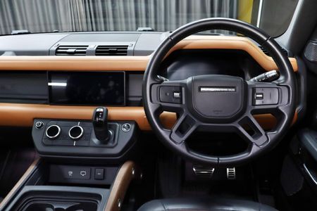 2021-Land-Rover-Defender-110-D300-X-221kW_9