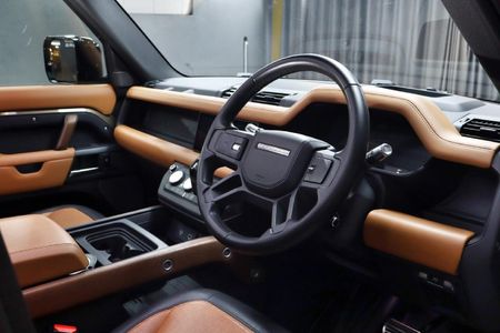 2021-Land-Rover-Defender-110-D300-X-221kW_10