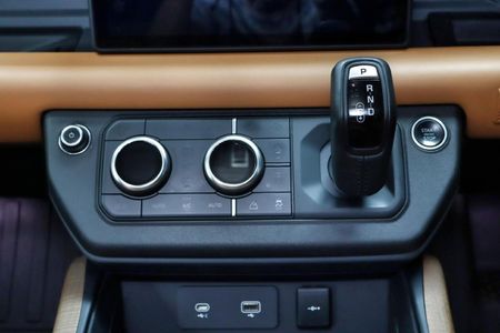 2021-Land-Rover-Defender-110-D300-X-221kW_13