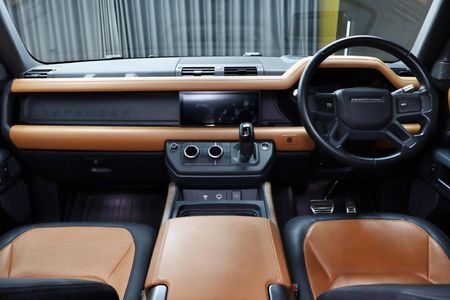 2021-Land-Rover-Defender-110-D300-X-221kW_8