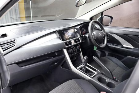 2023-Mitsubishi-Xpander-15_9