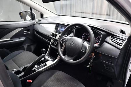 2023-Mitsubishi-Xpander-15_7