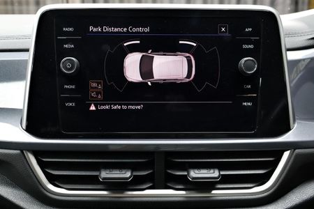 2024-Volkswagen-T-Roc-14-TSI-Design-Auto_13