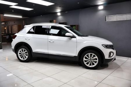 2024-Volkswagen-T-Roc-14-TSI-Design-Auto_19