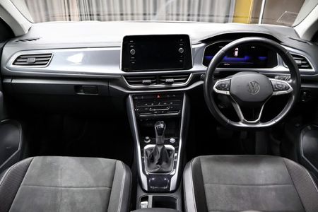 2024-Volkswagen-T-Roc-14-TSI-Design-Auto_6