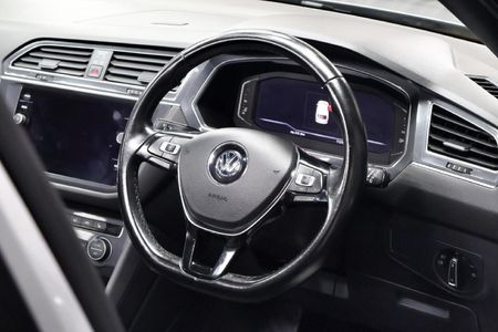 2021-Volkswagen-Tiguan-14-TSI-R-Line-DSG-Auto-110kW_10