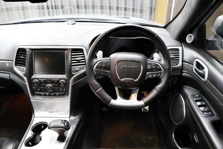 2015-Jeep-Grand-Cherokee-64-SRT_9