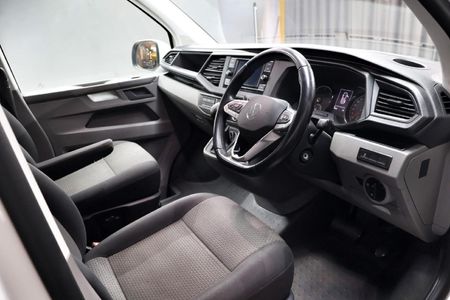 2024-Volkswagen-Kombi-T61-20-TDI-110kW-Auto-Trendline_9