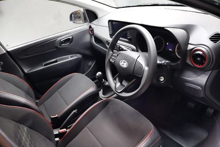 2026-Hyundai-Grand-i10-10-Motion_9