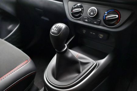 2026-Hyundai-Grand-i10-10-Motion_14
