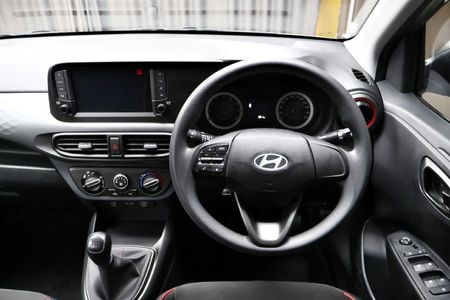 2026-Hyundai-Grand-i10-10-Motion_6