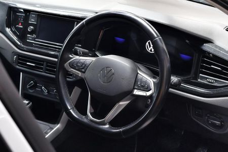 2022-Volkswagen-Polo-10-TSI-Life-Auto-DSG_10