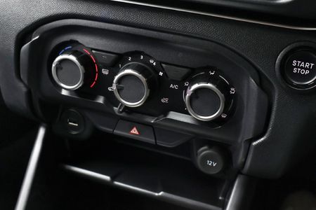 2026-Citroen-C3-12-Max-61kW_17