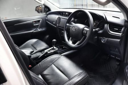 2022-Toyota-Fortuner-24-GD-6-4x4-Auto_9