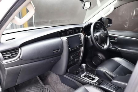2022-Toyota-Fortuner-24-GD-6-4x4-Auto_11