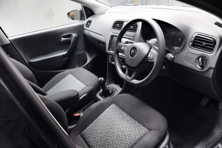 2026-Volkswagen-Polo-Vivo-14-Life_9