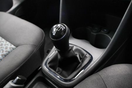 2026-Volkswagen-Polo-Vivo-14-Life_16