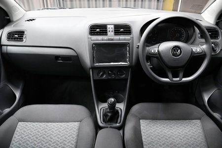 2026-Volkswagen-Polo-Vivo-14-Life_7