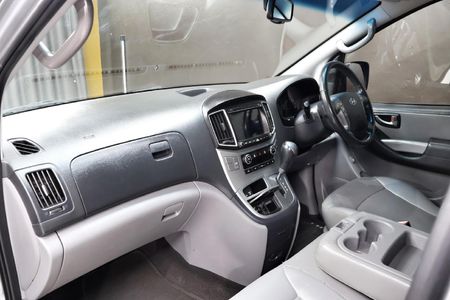 2017-Hyundai-H-1-25-CRDi-Elite-Auto_11
