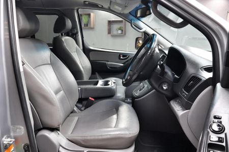 2017-Hyundai-H-1-25-CRDi-Elite-Auto_12