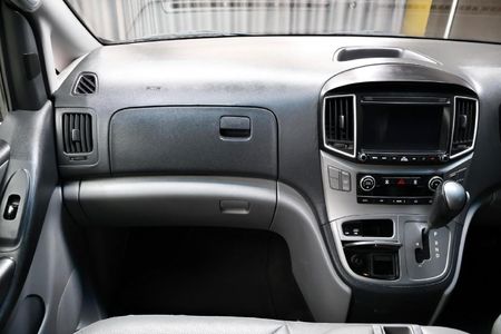2017-Hyundai-H-1-25-CRDi-Elite-Auto_13