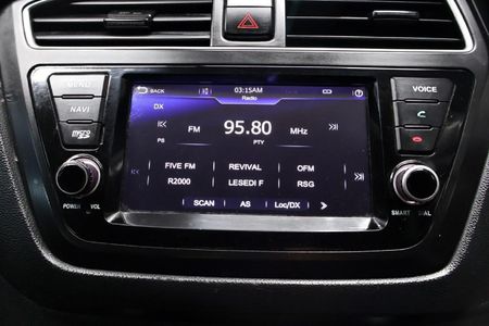 2020-Hyundai-i20-12-Fluid_14