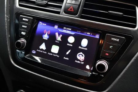 2020-Hyundai-i20-12-Fluid_15