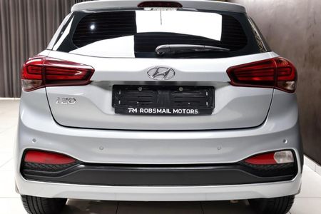 2020-Hyundai-i20-12-Fluid_5