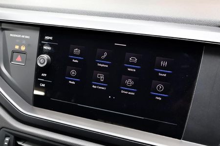2026-Volkswagen-Polo-10-TSI_15