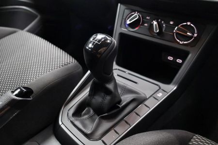 2026-Volkswagen-Polo-10-TSI_17